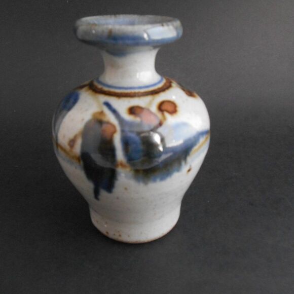 Handcrafted Bud Vase Studio Art Stoneware Pottery Signed “SHP”, 5" - Picture 3 of 9